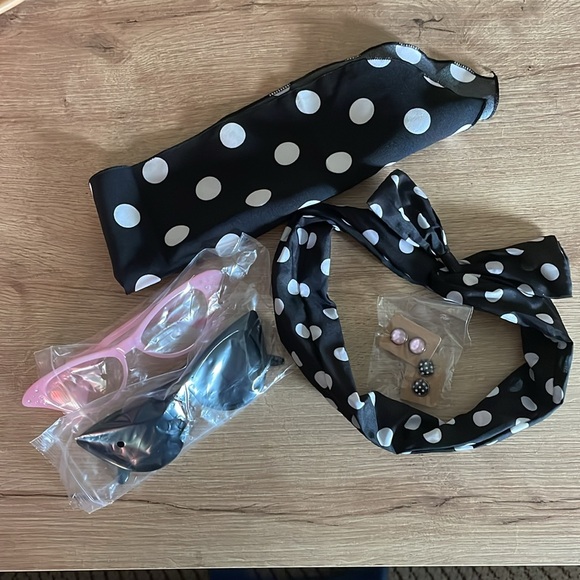 Halloween Costume-PINK LADIES GIRL GANG JACKET AND ACCESSORIES - Picture 5 of 7